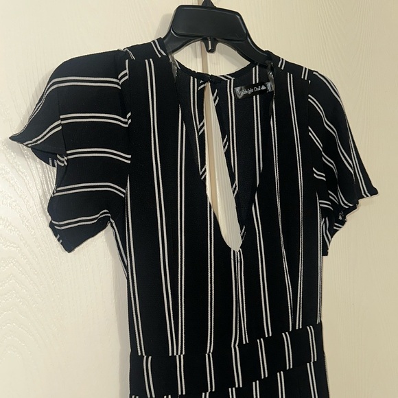 BLACK AND WHITE STRIPED JUMPSUIT, SIZE 5 (SMALL) - Picture 3 of 4